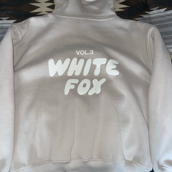White Fox Set - Picture 2 of 2